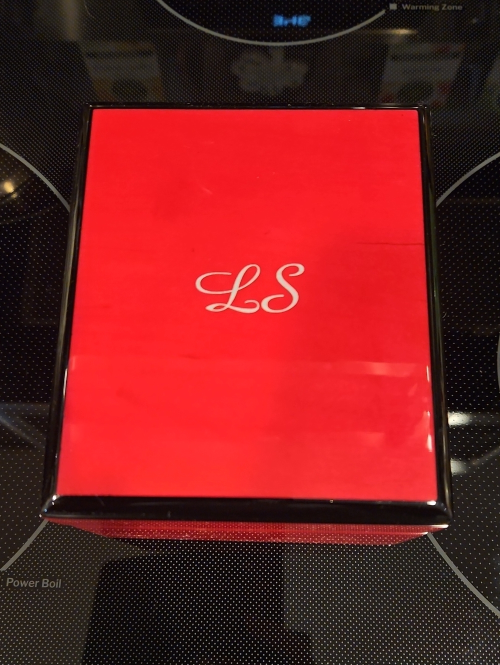 LORRAINE SCHWARTZ LACQUERED RED AND BLACK JEWELRY BOX